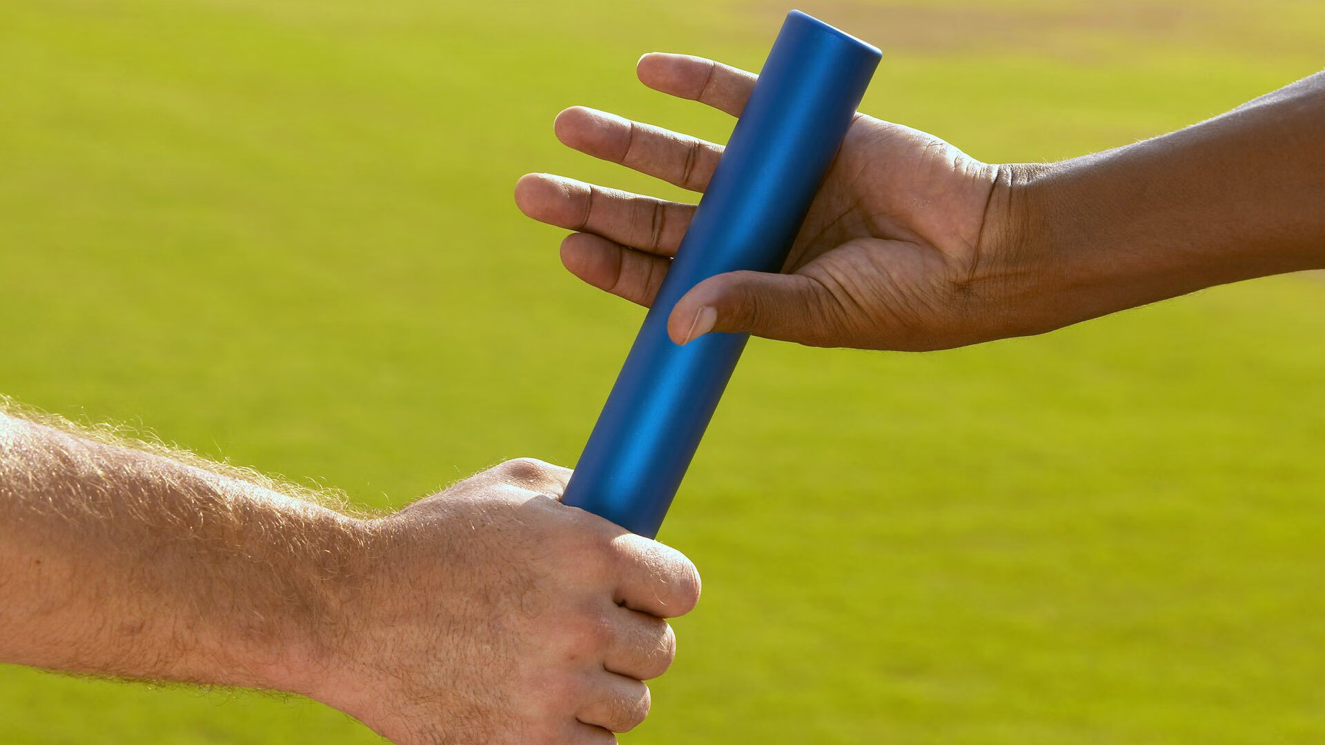 9人药厂新帅3-1首胜，滕哈格11打10被绝平难掩颓势，滕哈格续约